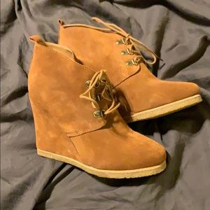 Steve Madden Suede wedge booties 7.5